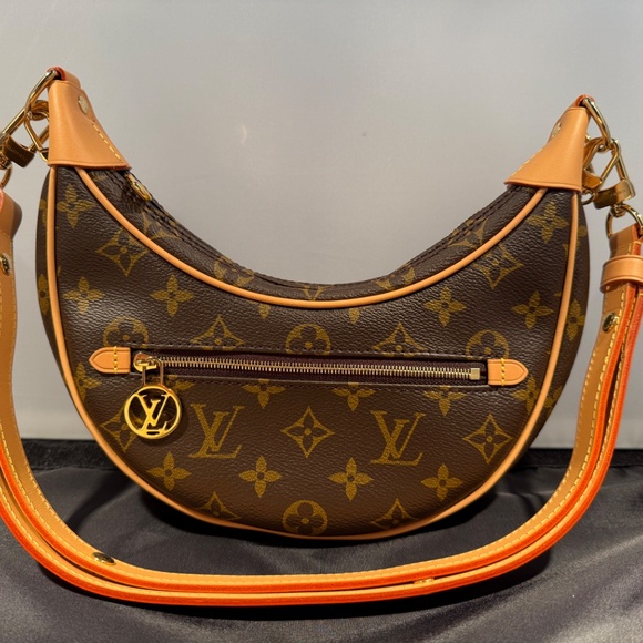 *NEW* Louis Vuitton LV Monogram Loop Hobo AUTHENTIC (w/chain & leather straps) - Picture 2 of 13